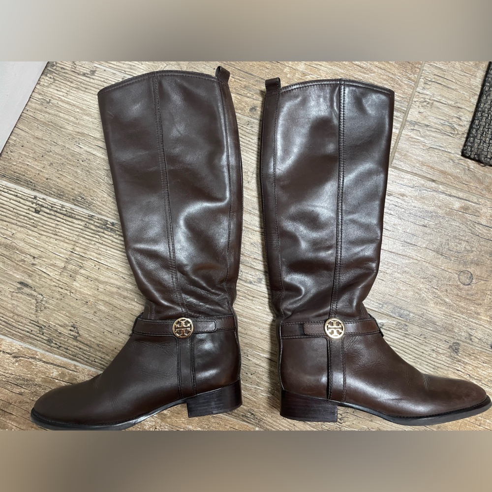 Tory Burch Brita Brown Leather Riding Boots sz 7 Gold Logo Women’s